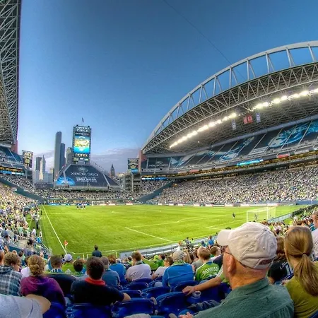 Prázdninový dům Coop Arena, Etihad & Center! Spacious! Luxurious Entire Home, Sleep 4