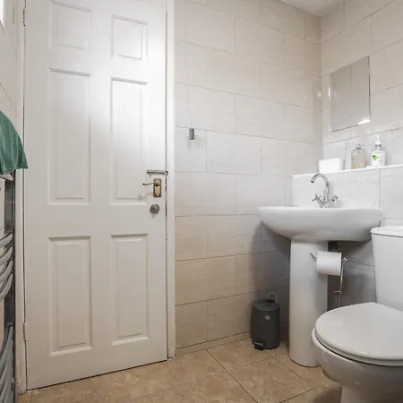 The Jade - Pool Table - Man Utd - Centre - 4bd Ferienhaus Manchester