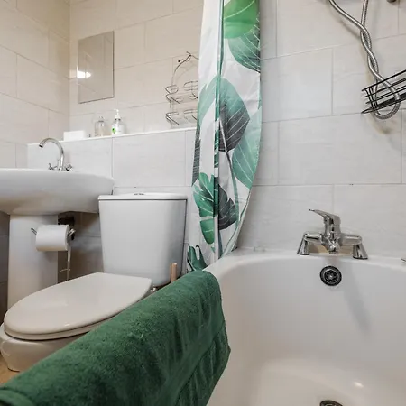 Ferienhaus The Jade - Pool Table - Man Utd - Centre - 4bd Manchester