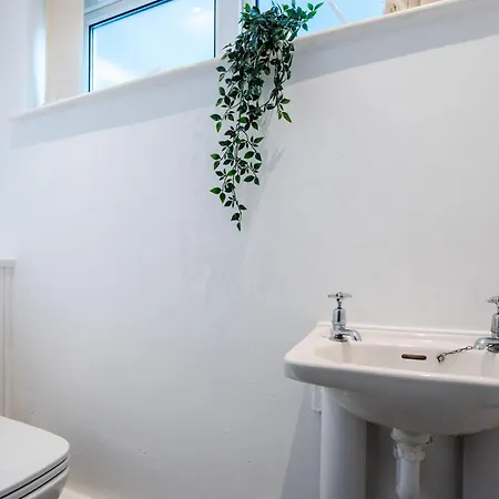 The Jade - Pool Table - Man Utd - Centre - 4bd * Manchester