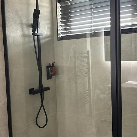 The Hideaway 度假居 *