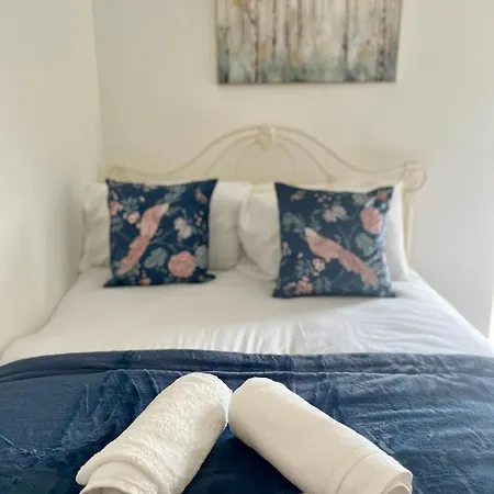 Apartment Chic 2-bed Flat - Coop Live & Ethiad