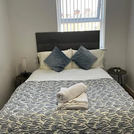 Apartment The Failsworth Collection - Stylish With Free Parking
