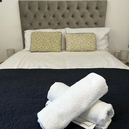 Apartment The Failsworth Collection - Stylish With Free Parking