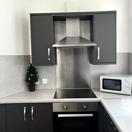 The Failsworth Collection - Stylish With Free Parking Apartment
