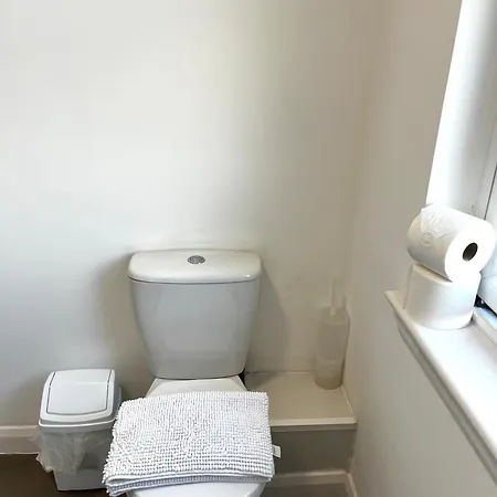 Apartment The Failsworth Collection - Stylish With Free Parking