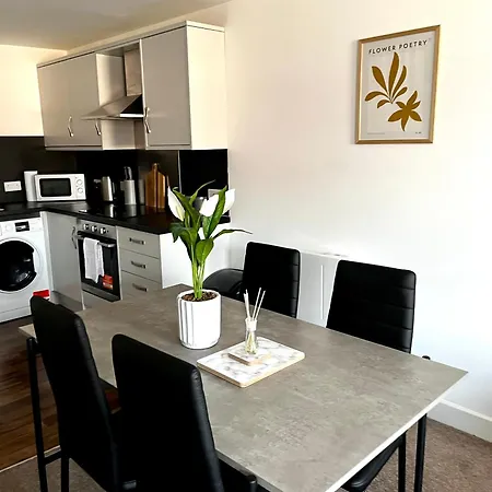 The Failsworth Collection - Stylish With Free Parking Apartment Manchester