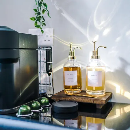 Cosy 3br Family Near Etihad And Coop Live - Free Parking! Prázdninový dům