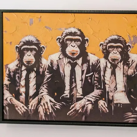 New Large 4 Bedroom House, Sleeps 9, Games Room, Free Parking, Ps4 度假居 *