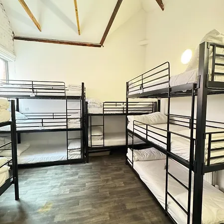 Ostello Rahman Manchester