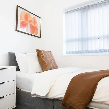 Bright & Luxurious With Garden Apartment