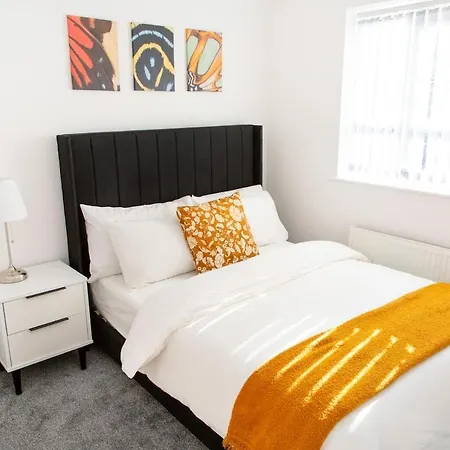 Bright & Luxurious With Garden * Manchester