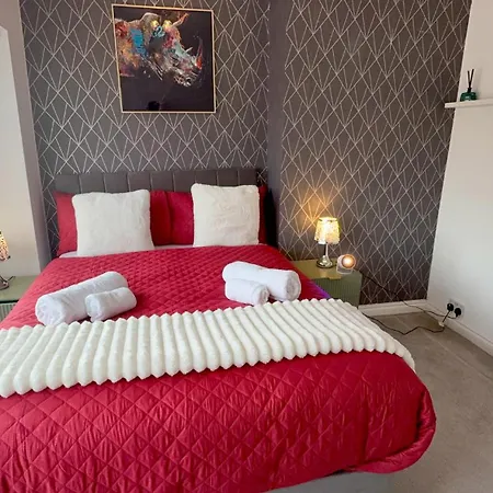 Contractor Stays, Fast Wifi, Free Parking, Work