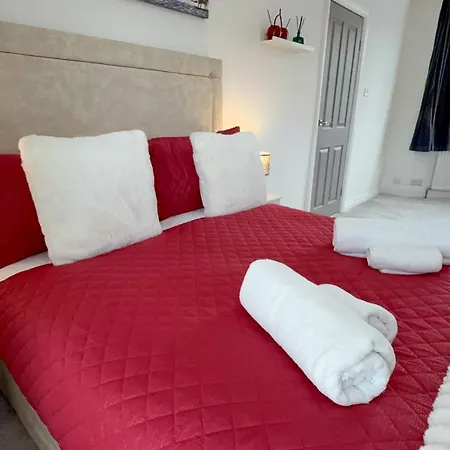 Contractor Stays, Fast Wifi, Free Parking, Work Apartment *