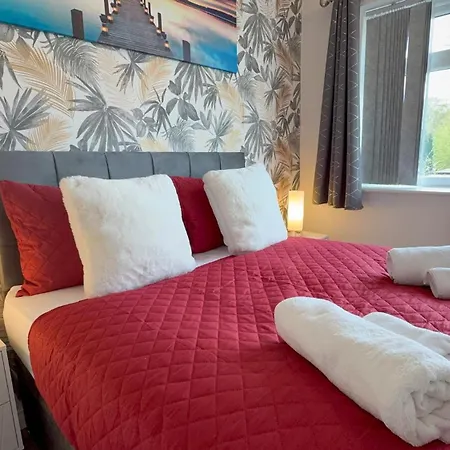 Contractor Stays, Fast Wifi, Free Parking, Work Apartment