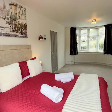 Contractor Stays, Fast Wifi, Free Parking, Work Apartment