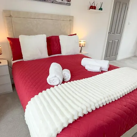 Apartment Contractor Stays, Fast Wifi, Free Parking, Work Manchester