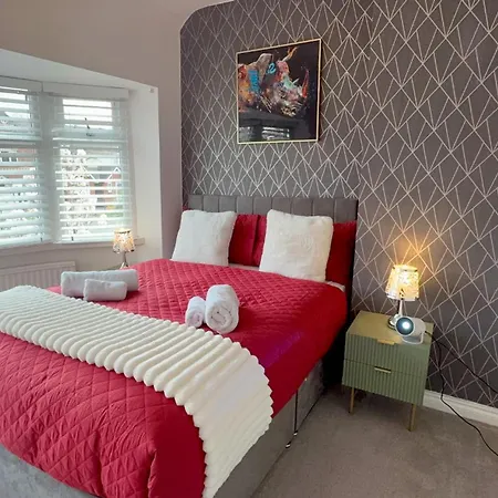 Contractor Stays, Fast Wifi, Free Parking, Work * Manchester