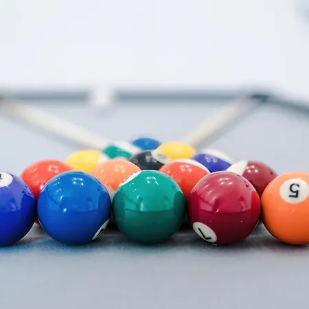 Incredible 4bedroom In Salford, Game Room, Free Parking, Smart Tv *