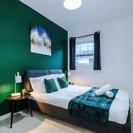 New, 2br Apartment, Pool Table, Parking, Ps4
