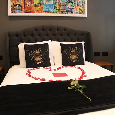 Black Lion Manchester Bed & Breakfast