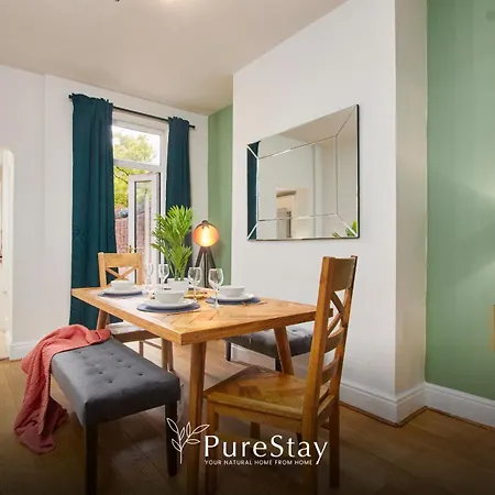 Big Contractor House With 6 Beds & Free Parking By Purestay - 7 Night Min! *
