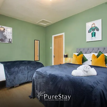 Big Contractor House With 6 Beds & Free Parking By Purestay - 14 Night Min!