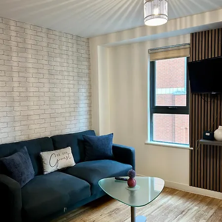 Lovely 2 - Bedroom In Centre *