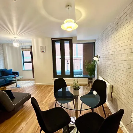 Lovely 2 - Bedroom In Centre