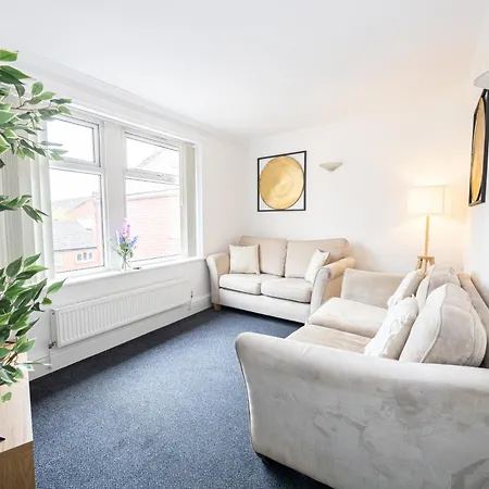 The Burton- Free Gated Parking Apartamento