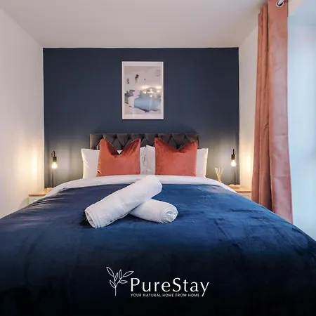 Σπίτι διακοπών Spacious 5-bedroom Contractor House Sleeps 7 With Parking By Purestay Μάντσεστερ