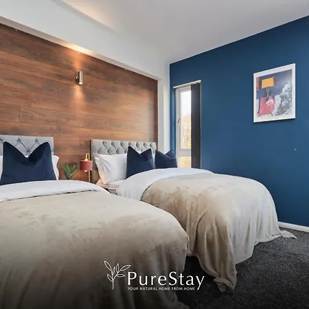 Fabulous Manchester House - 5 Beds Sleeps 8 - Free Parking - By Purestay