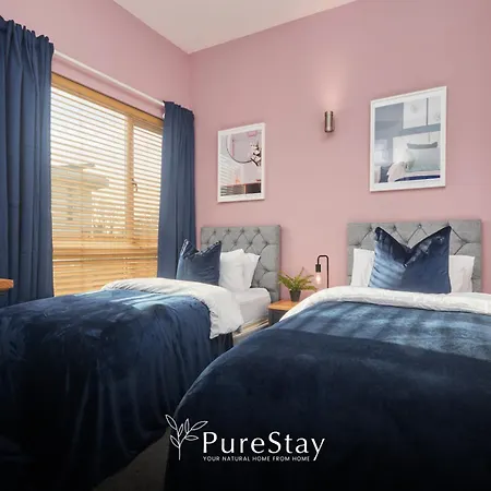 Fabulous House - 5 Beds Sleeps 8 - Free Parking - By Purestay Casa vacanze Manchester