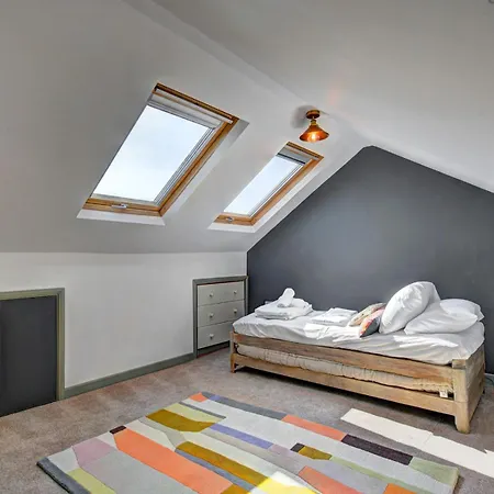 Pass The Keys Stunning Sleeps 6 Holiday home *