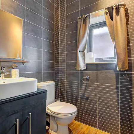 Stunning Garden Home By Levenshulme Station - Pass The Keys Feriehus *