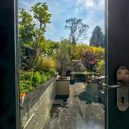 Stunning Garden Home By Levenshulme Station - Pass The Keys Feriehus *