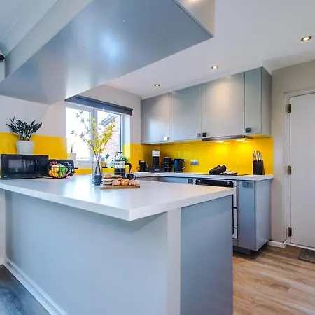 New! Spacious 3-bed By 53 Degrees Property, Ideal For Weekend Guests & Business! Ferienhaus Manchester