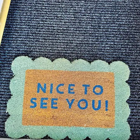 בית נופש Hub - 2br With Free Parking, Near Airport & Attractions *