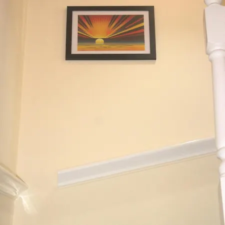 בית נופש Hub - 2br With Free Parking, Near Airport & Attractions *