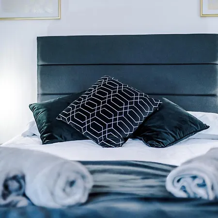 Large 4 Bed House Sleeps 8 By Host A Dom wakacyjny Manchester