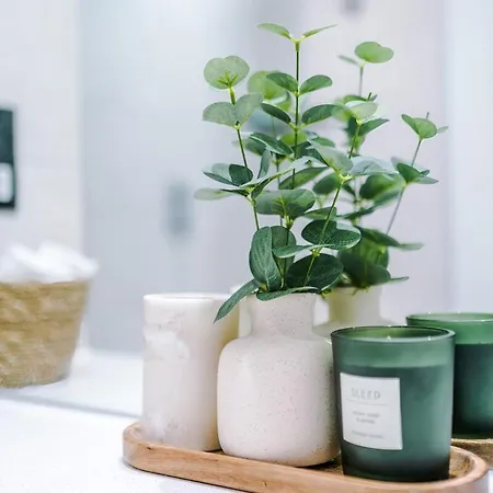 New Stylish Mcr Picadilly 2 Mins Away ! Manchester