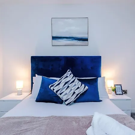 New Stylish Mcr Picadilly 2 Mins Away ! *