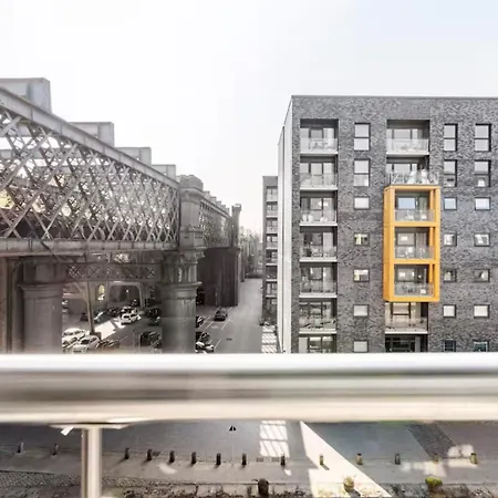 Luxury 1 Bedroom Apartment, Center With Balcony * Manchester