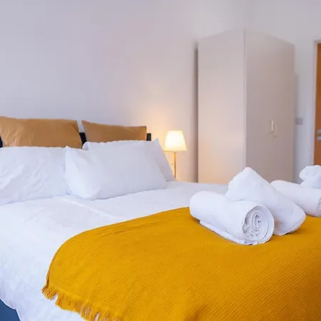 Hive Near Etihad Coop Live Appartement