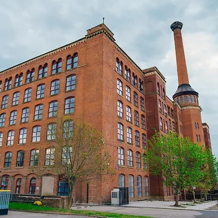 Appartement Hive Near Etihad Coop Live