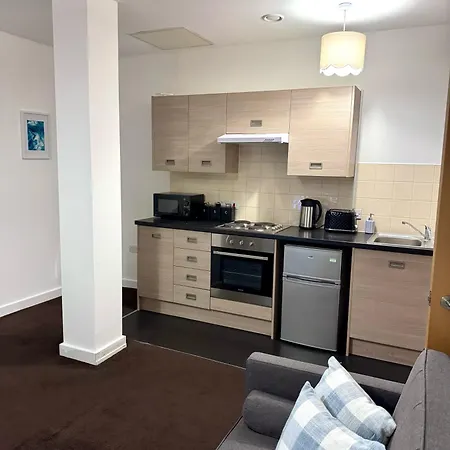 Apartmán Chic Trafford Apartment, Private Underground Parking, Fast Wi-fi, Self Check-in Anytime, 5 Mins To Old Trafford Stadium Manchester