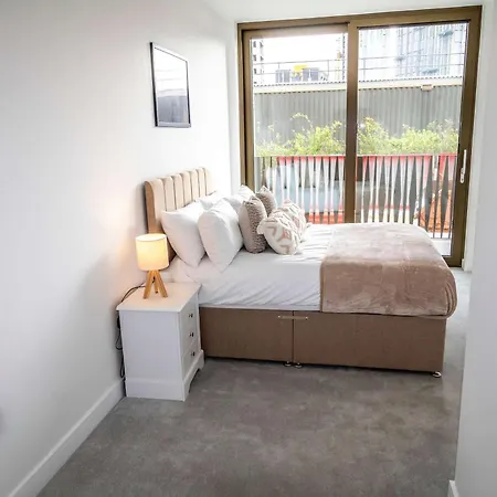 アパート Modern And Sleek 2 Bed Flat In