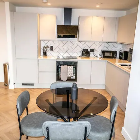 Modern And Sleek 2 Bed Flat In *