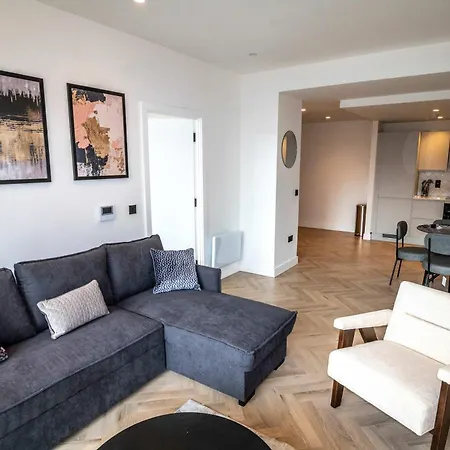 アパート Modern And Sleek 2 Bed Flat In