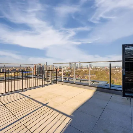 Daire 1 Bed Old Trafford Flat Rooftop Views *